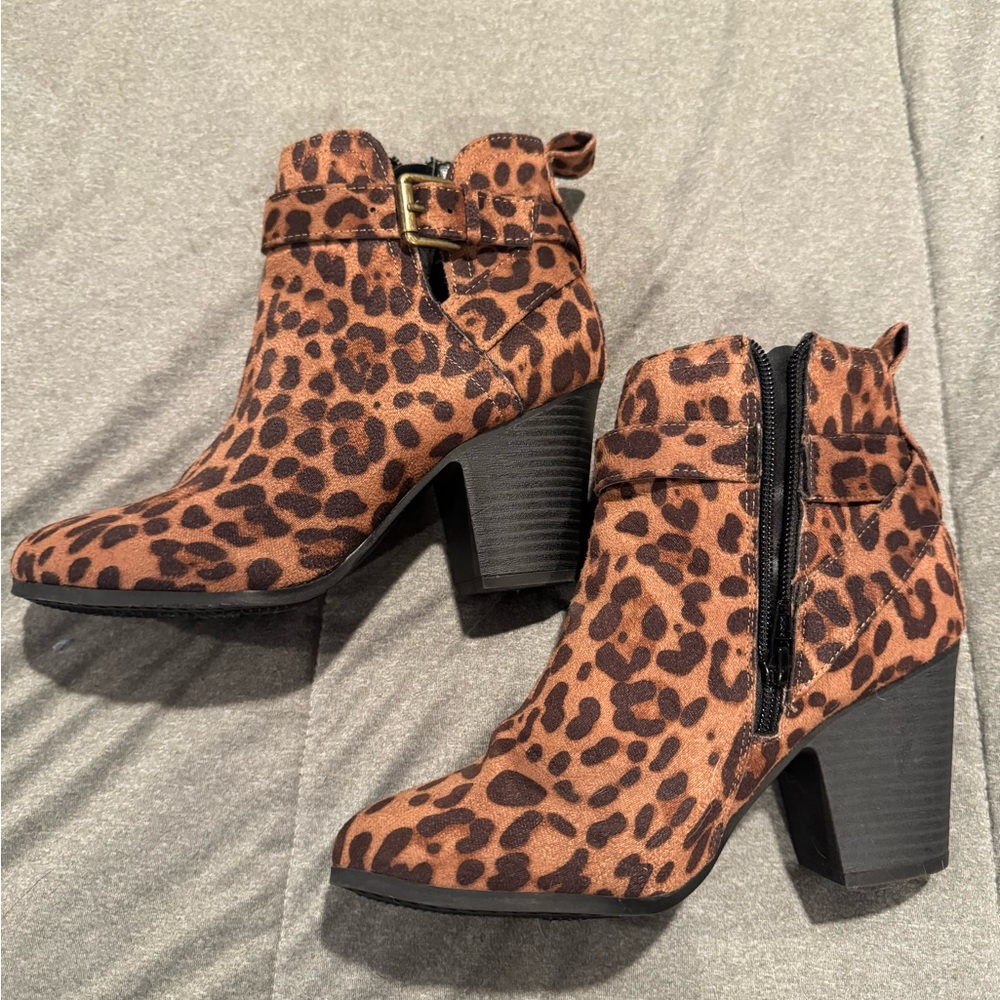 Time and tru leopard chunky heel